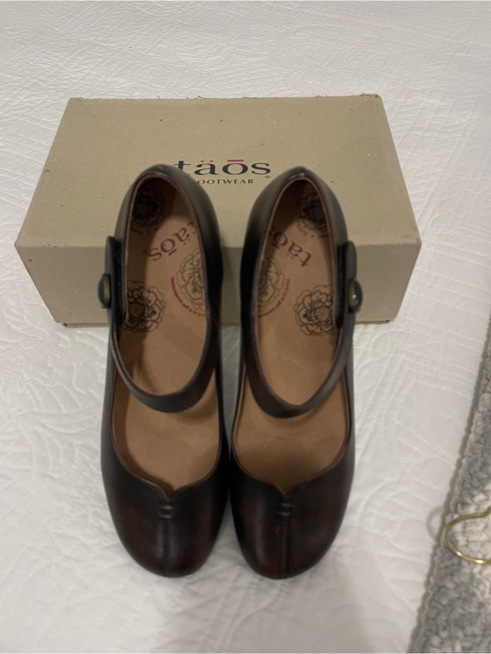 NWB Taos Samba Women’s 10 Brown Rub Off Leather Mary Jane Shoes SMB-12195